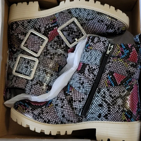 NEW Womens Combat Boots Moto Grunge Pink Multi Jeweled Bling Buckles Reptile 7.5 - Picture 2 of 12